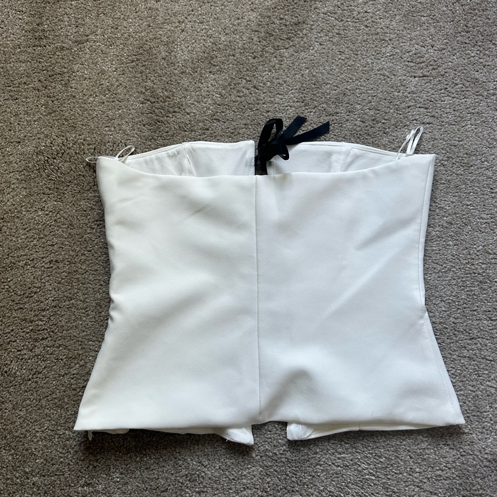 Zara Ivory Corset Top with Black Tie Accent - Picture 2 of 4